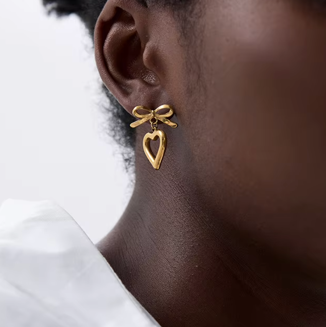 open heart bow studs gold