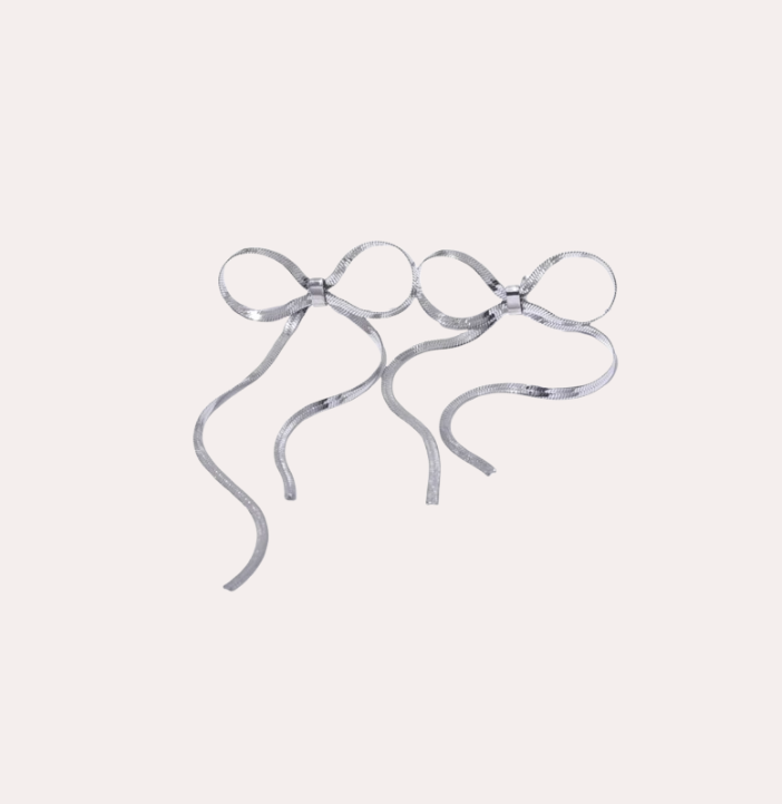 fine bow studs silver