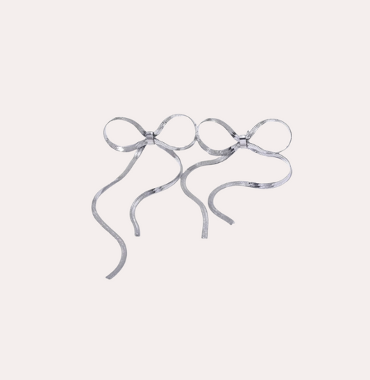 fine bow studs silver